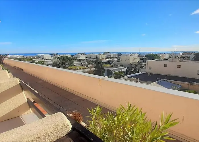 373, Port Nature 3 Au Village Naturiste *